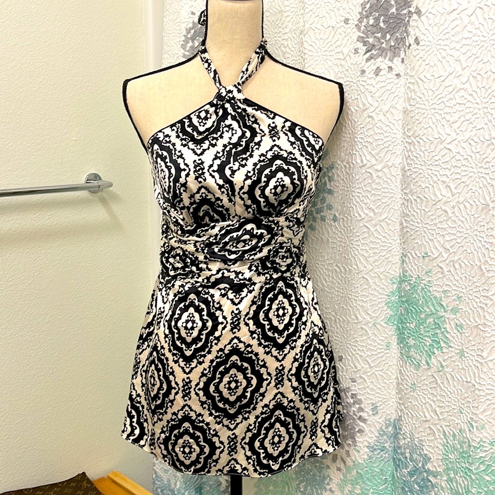 WHBM stunning silky top
